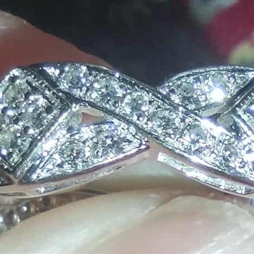 Dazzling Silver Diamond Ring - image 3